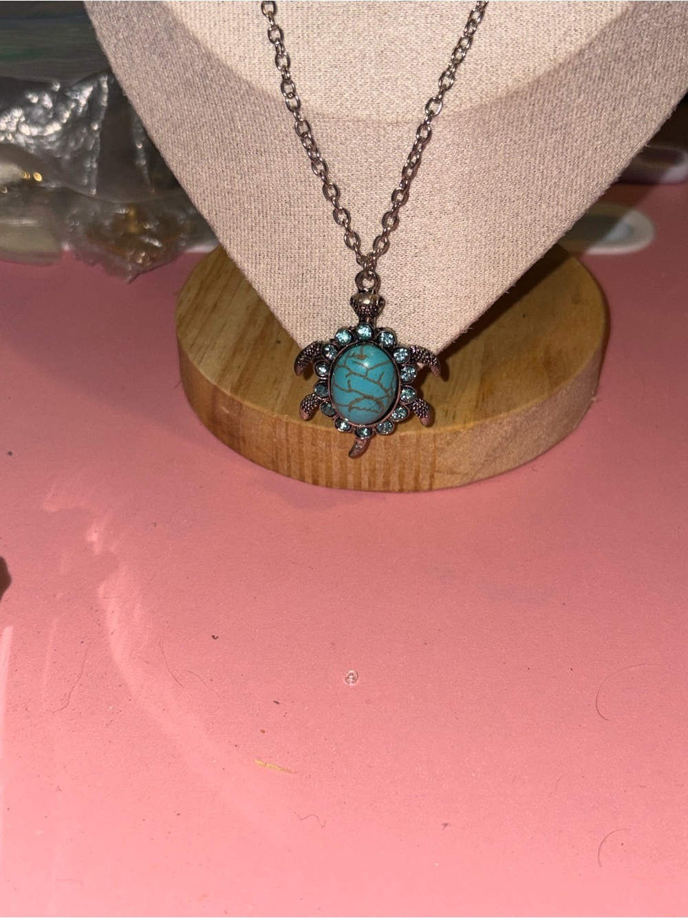 ItGirl Turquoise Sea Turtle Pendant Necklace Rhinestone Silver Tone NWT